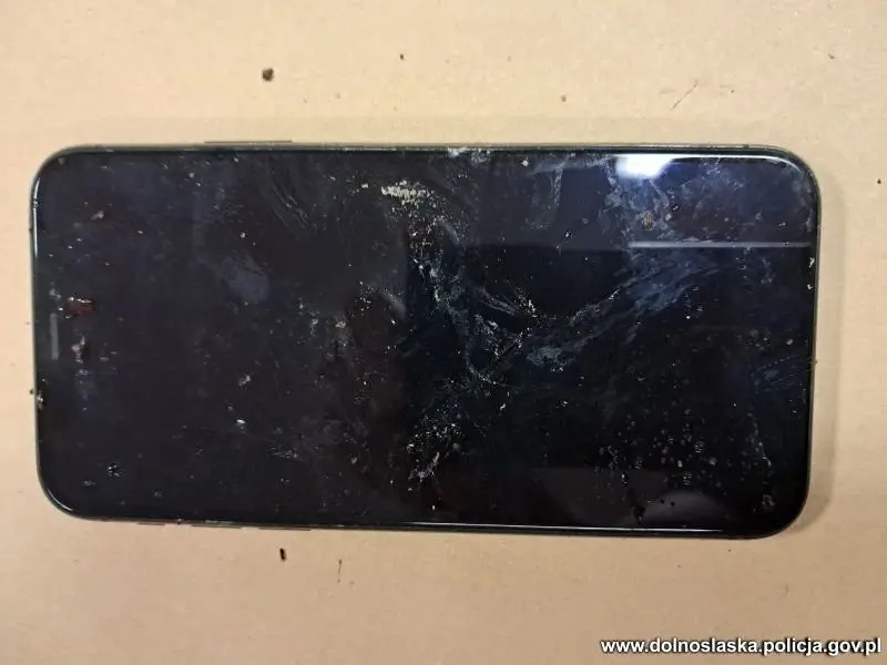We trzech pobili 18-latka i ukradli mu telefon i zegarek