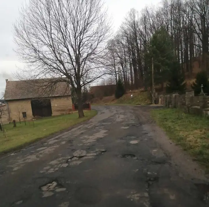 Droga w Gościszowie