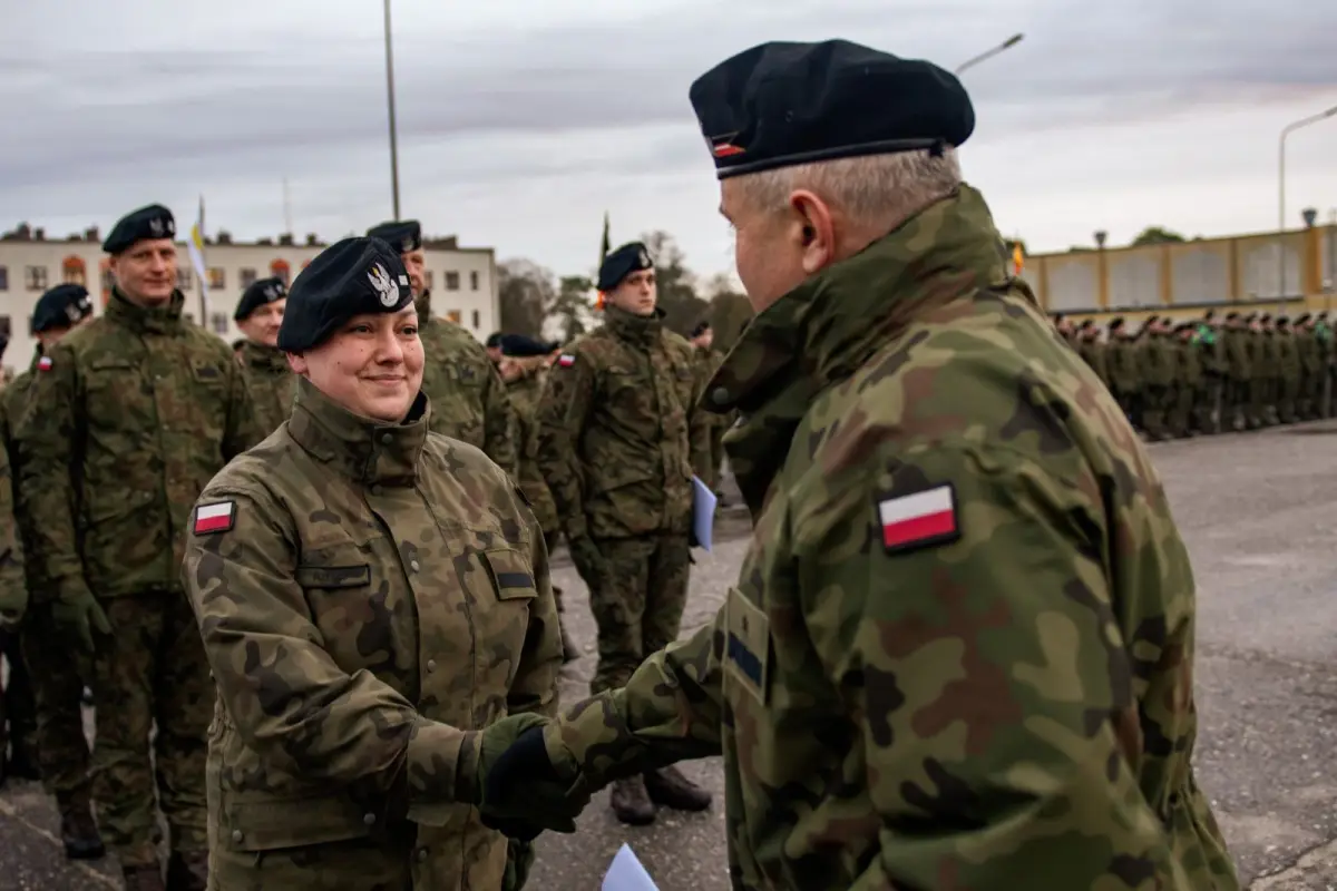 Uroczystość w 10 Brygadzie Kawalerii Pancernej w Świętoszowie