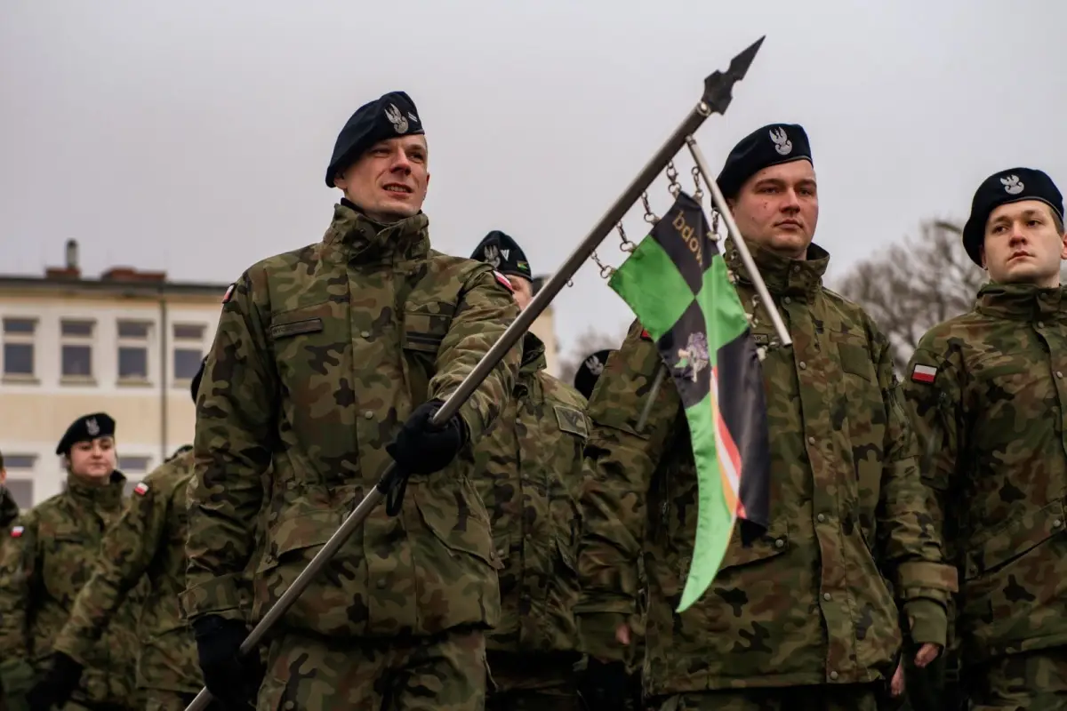 Uroczystość w 10 Brygadzie Kawalerii Pancernej w Świętoszowie
