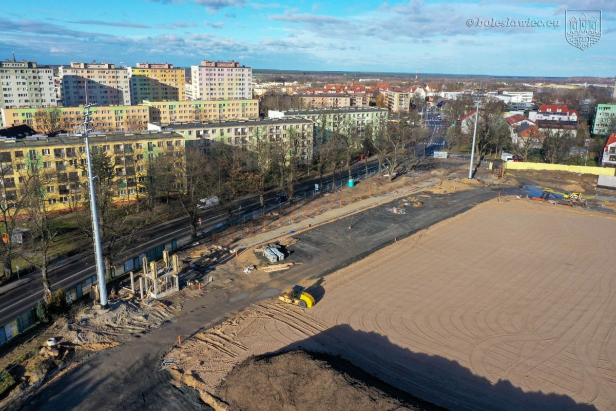 Intensywne prace budowlane na stadionie miejskim w Bolesławcu
