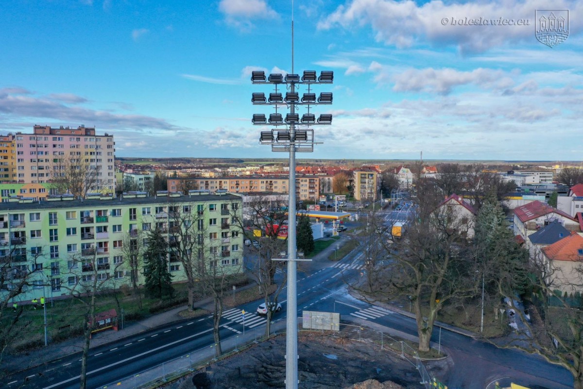 Intensywne prace budowlane na stadionie miejskim w Bolesławcu
