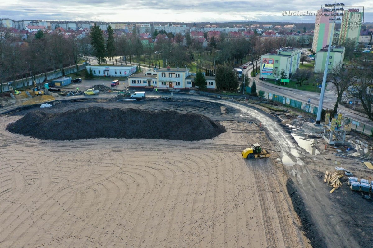 Intensywne prace budowlane na stadionie miejskim w Bolesławcu