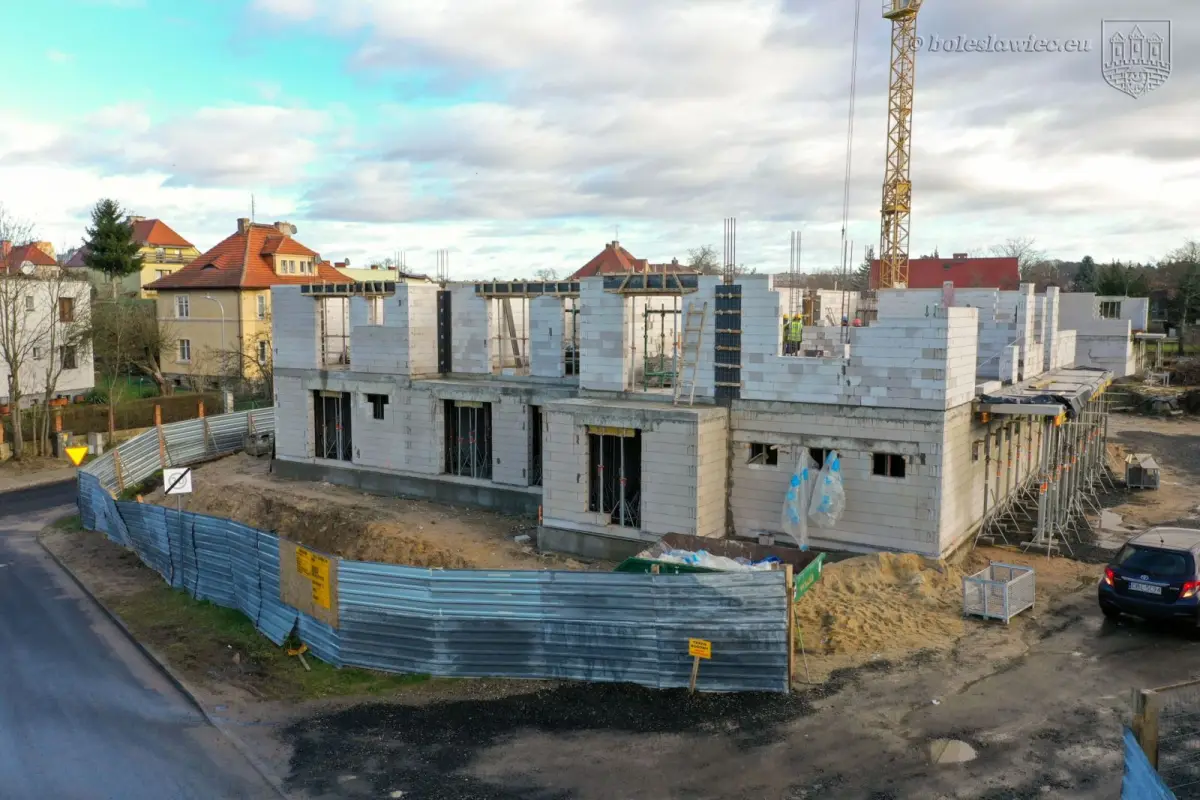 Nowe mieszkania powstają przy ulicy Zwycięstwa w Bolesławcu