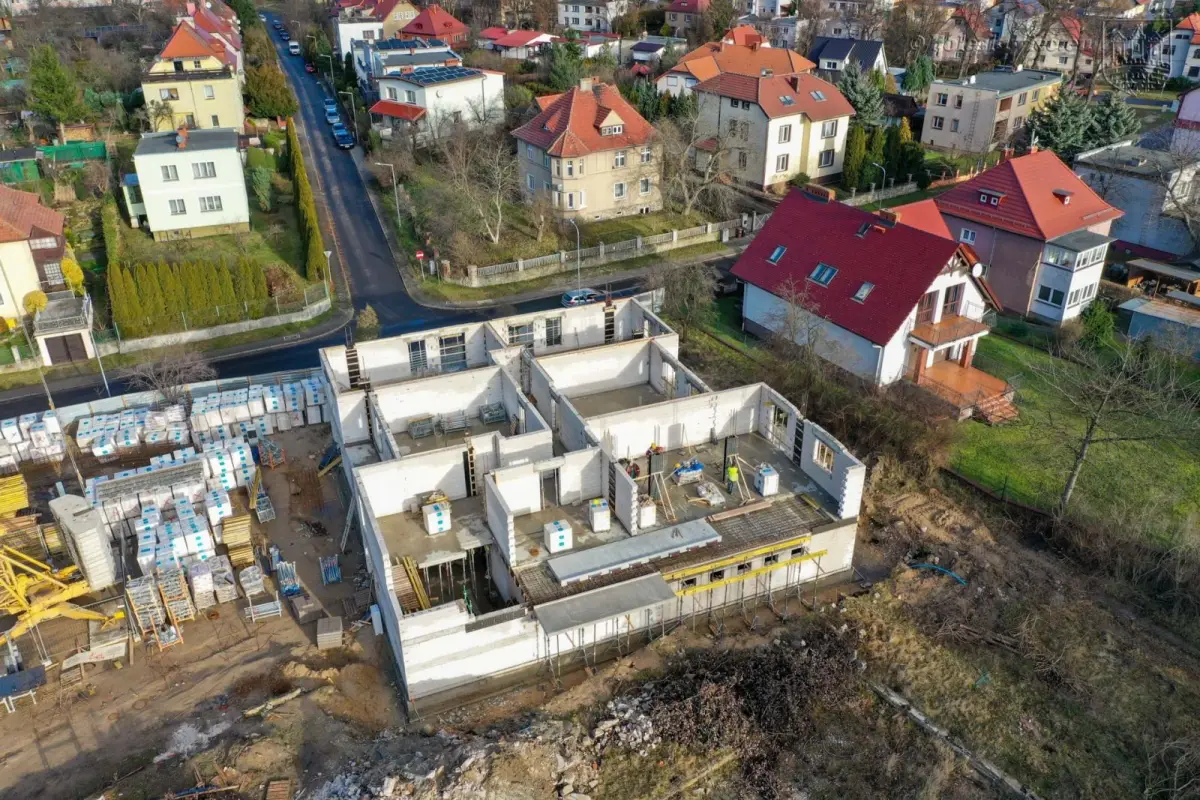 Nowe mieszkania powstają przy ulicy Zwycięstwa w Bolesławcu