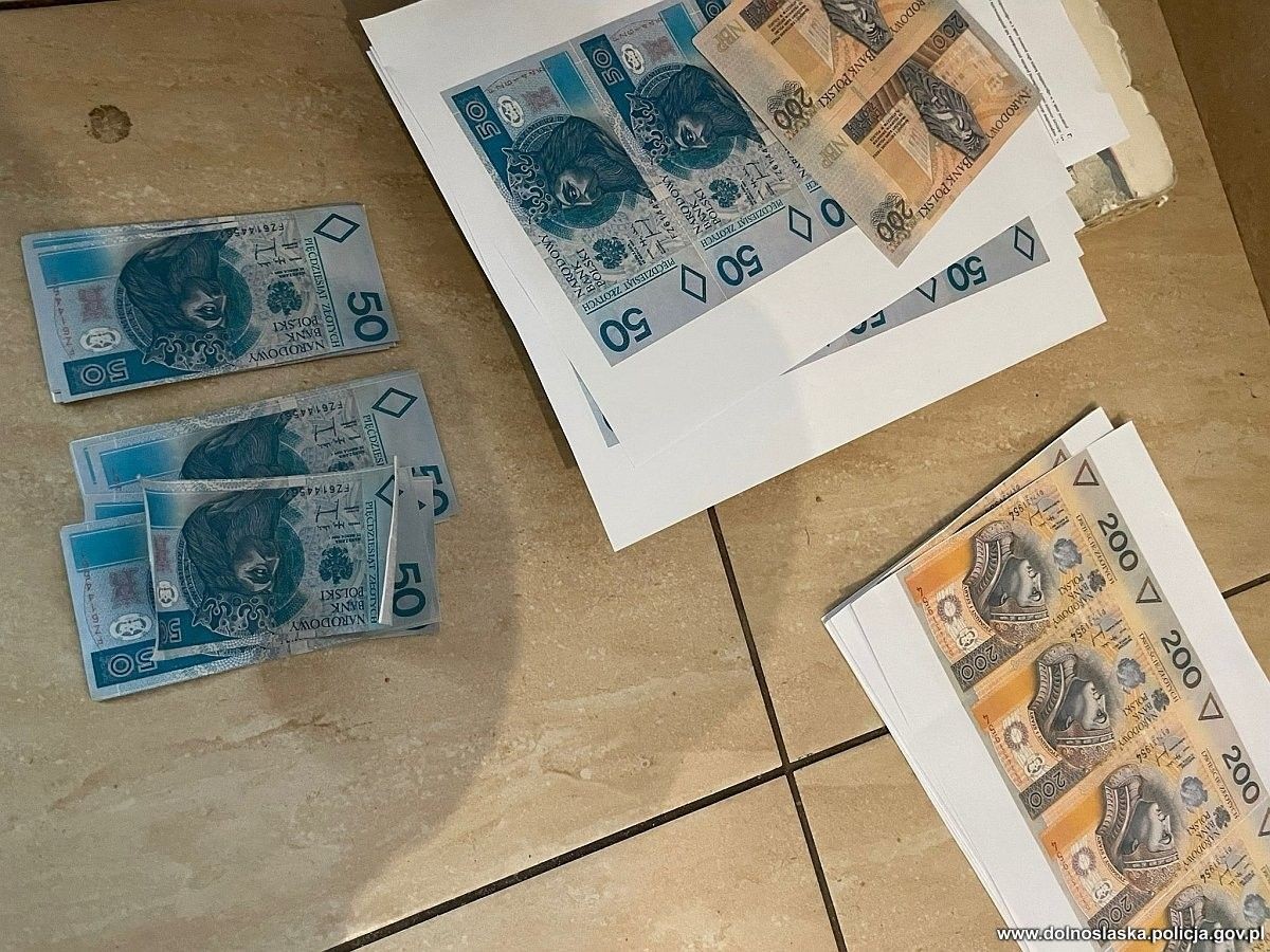 Fałszywe banknoty i narkotyki