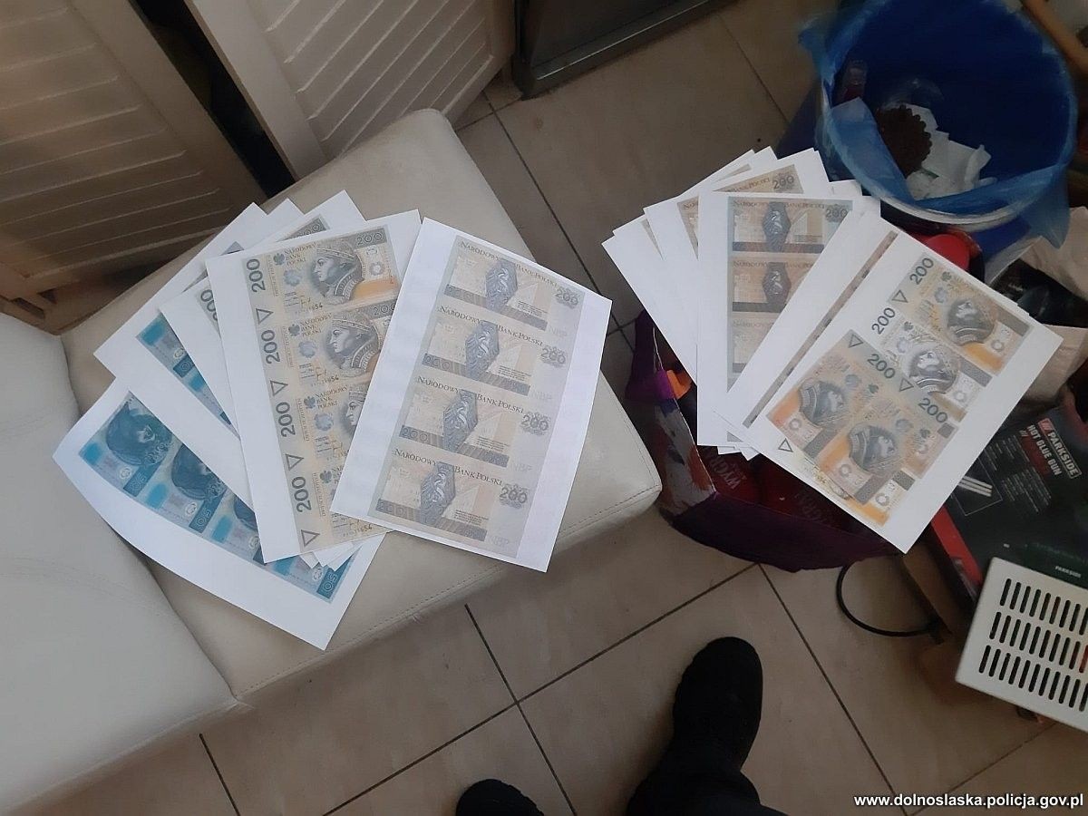 Fałszywe banknoty i narkotyki