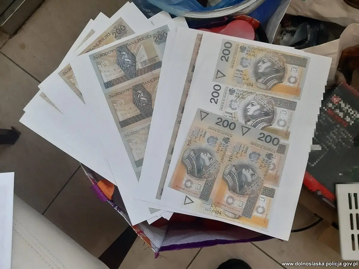 Fałszywe banknoty i narkotyki