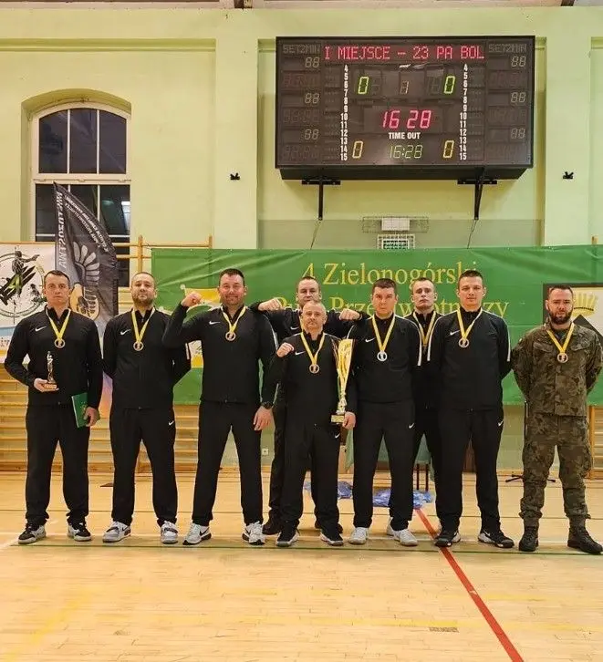 Uroczystość w 23 Śląskim Pułku Artylerii w Bolesławcu