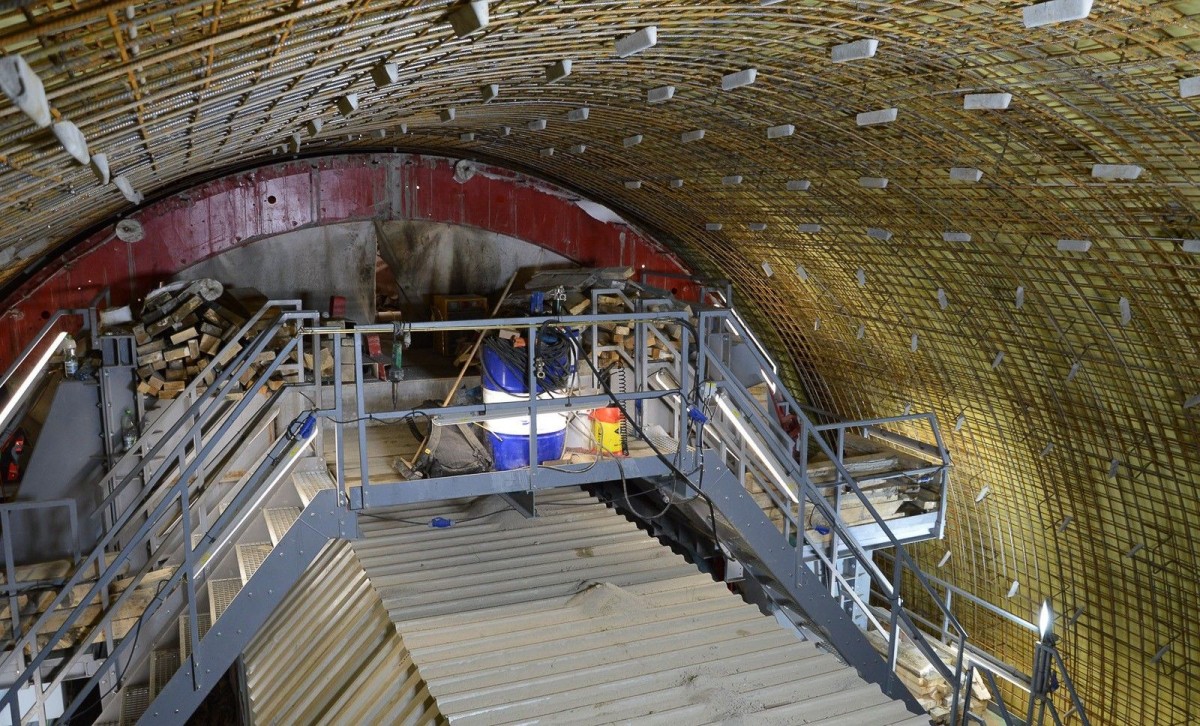 PKP: Ostatnie prace w tunelu na trasie Wrocław–Jelenia Góra