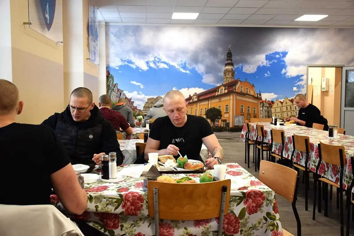 80 ochotników w 23 Śląskim Pułku Artylerii w Bolesławcu