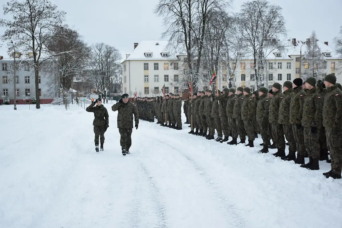 80 ochotników w 23 Śląskim Pułku Artylerii w Bolesławcu