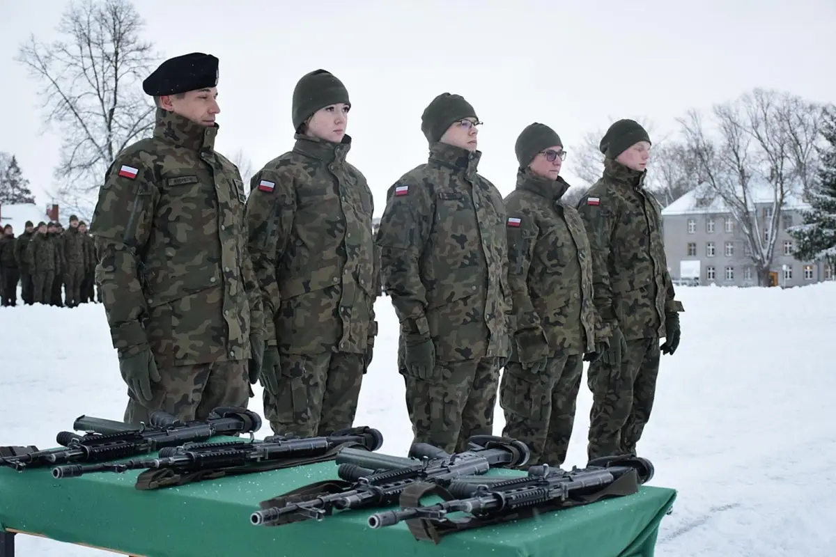 80 ochotników w 23 Śląskim Pułku Artylerii w Bolesławcu
