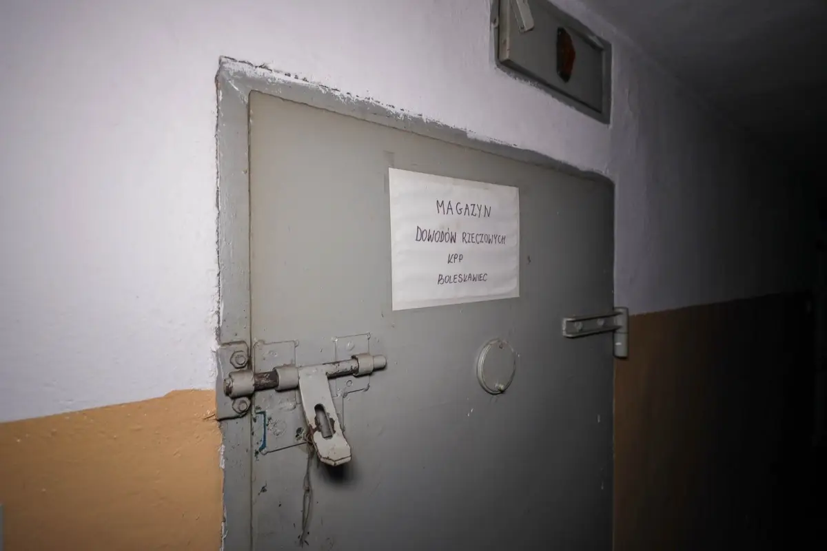 Cele jak z horroru w byłej Komendzie Powiatowej Policji w Bolesławcu