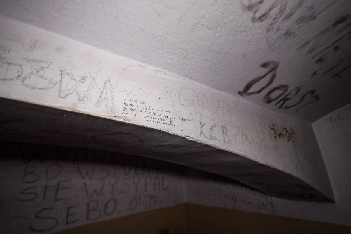 Cele jak z horroru w byłej Komendzie Powiatowej Policji w Bolesławcu