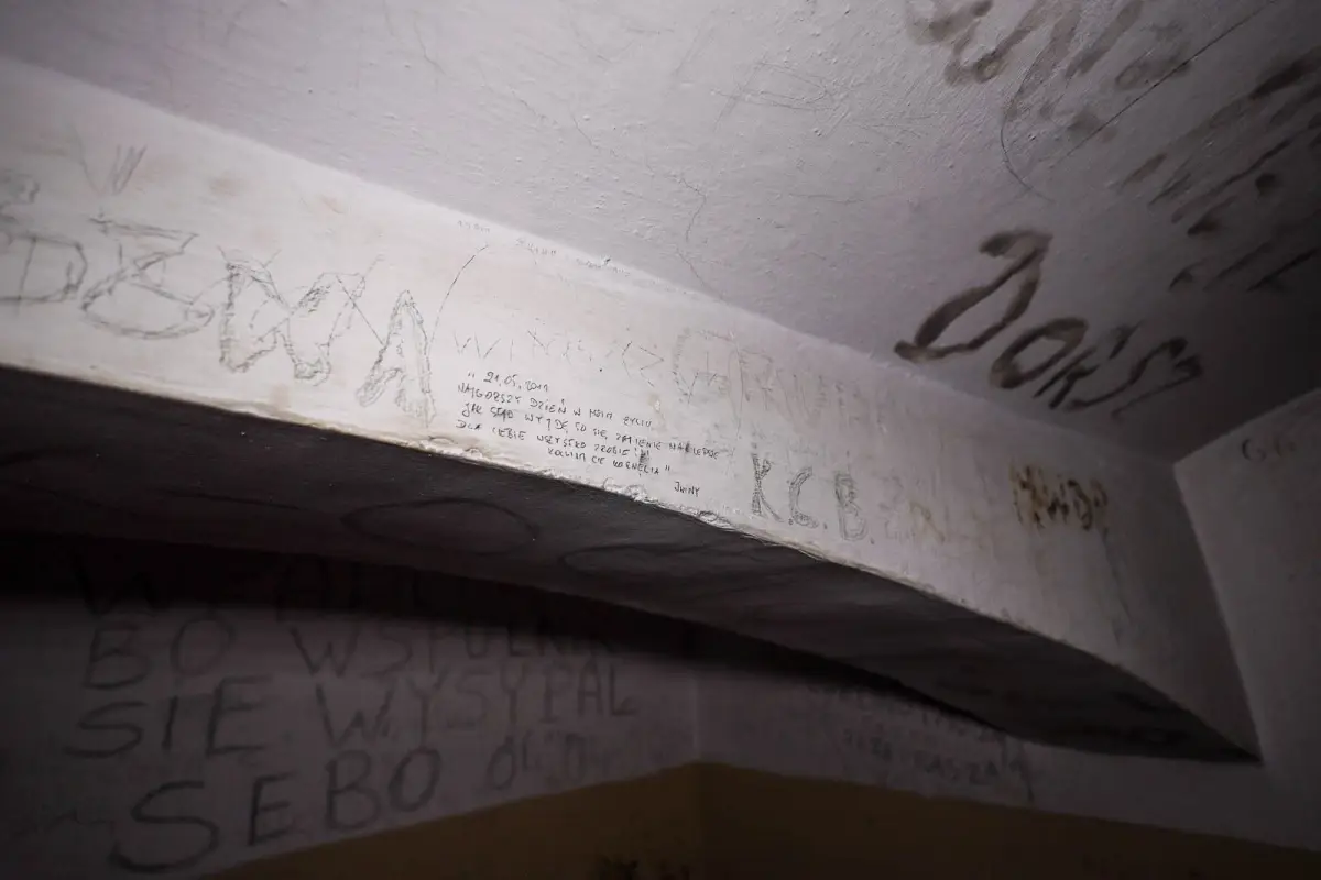 Cele jak z horroru w byłej Komendzie Powiatowej Policji w Bolesławcu