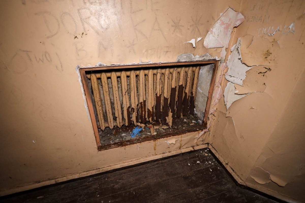 Cele jak z horroru w byłej Komendzie Powiatowej Policji w Bolesławcu