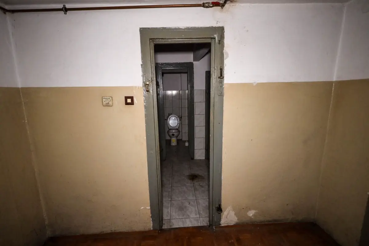 Cele jak z horroru w byłej Komendzie Powiatowej Policji w Bolesławcu