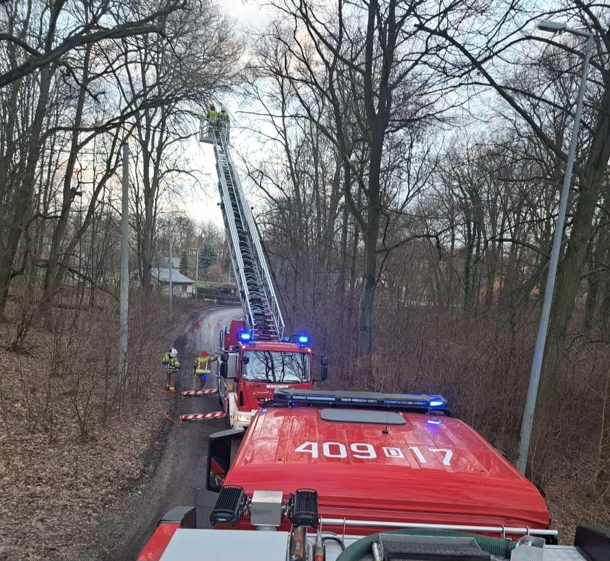 Akcja straży pożarnej na ulicy Mostowej w Trzebieniu