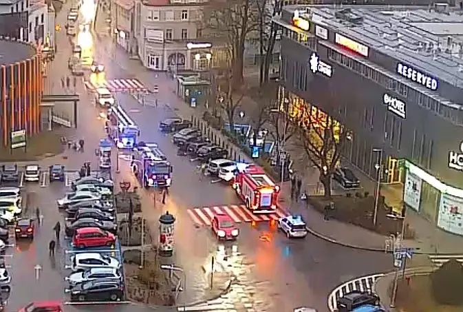 Straż pożarna przed galerią BCC