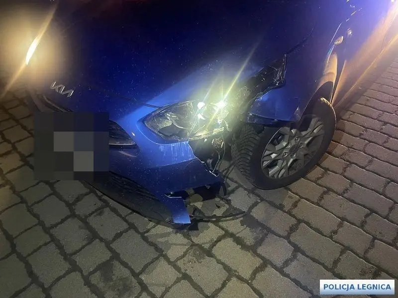 Auto i skasowany znak