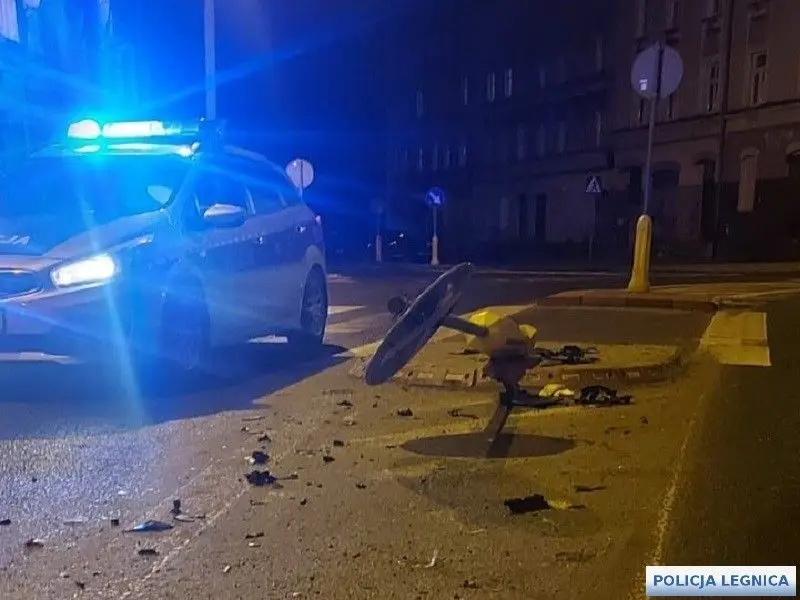 Auto i skasowany znak
