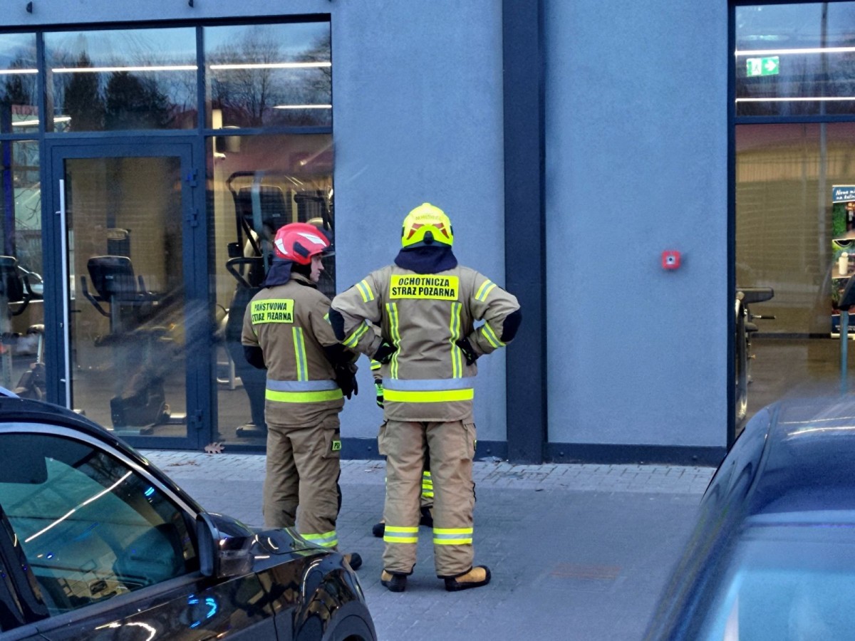 Akcja straży przy budynku Fit Style Zone