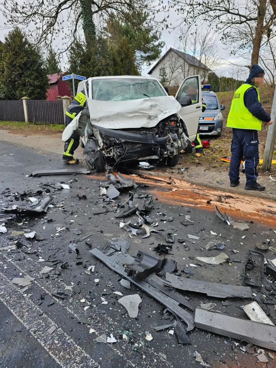 Zderzenie dwóch aut w Nowogrodźcu