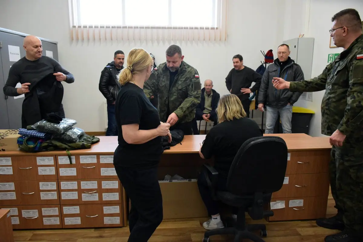 Żołnierze rezerwy na ćwiczeniach w bolesławieckim pułku