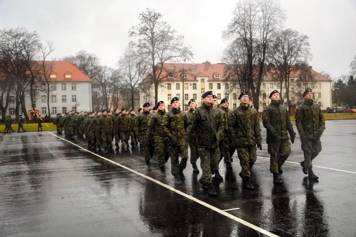 Żołnierze rezerwy na ćwiczeniach w bolesławieckim pułku