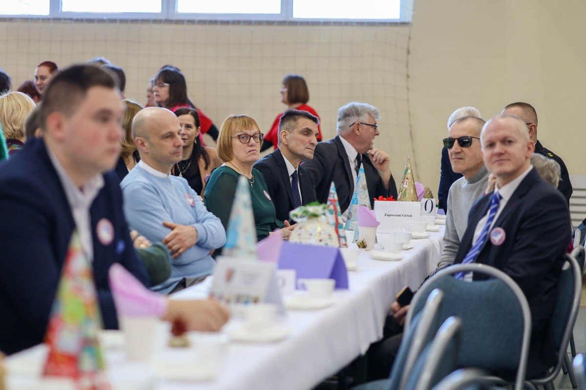 Spotkanie osób z niepełnosprawnościami w sali I LO