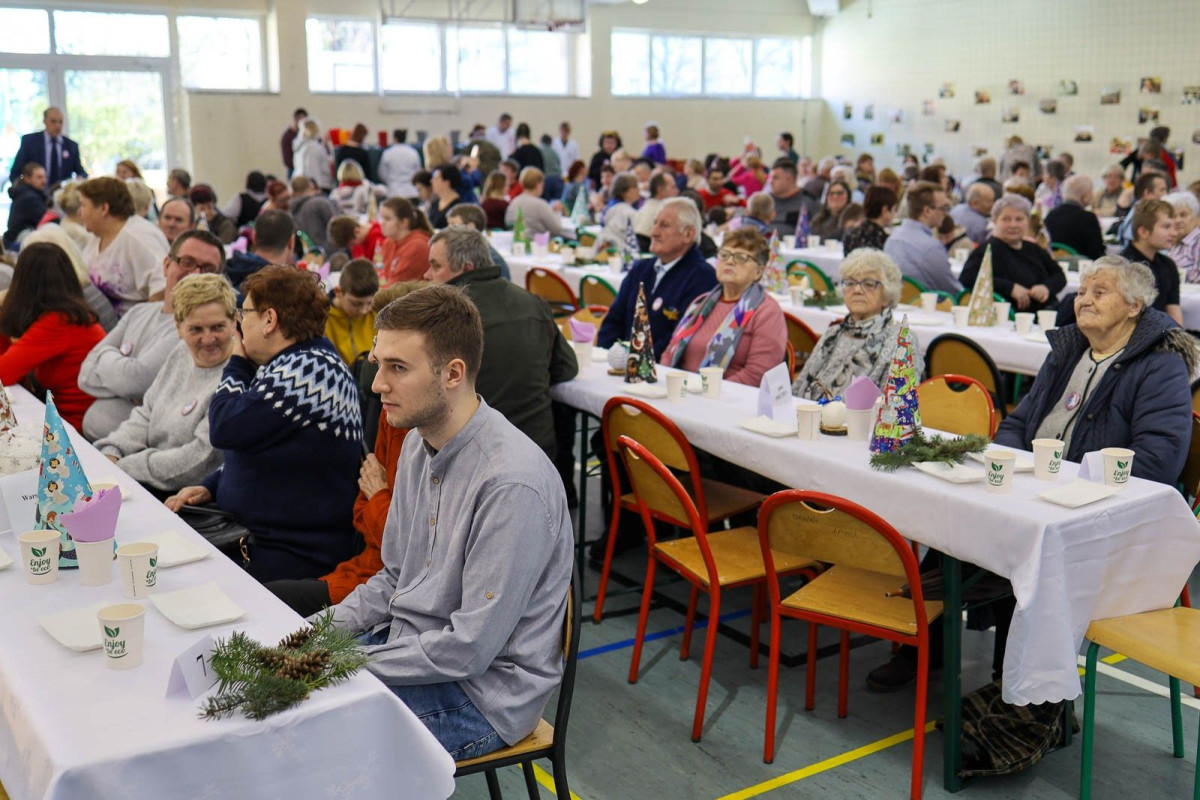 Spotkanie osób z niepełnosprawnościami w sali I LO