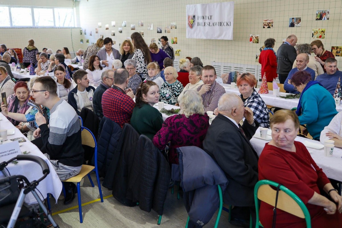 Spotkanie osób z niepełnosprawnościami w sali I LO