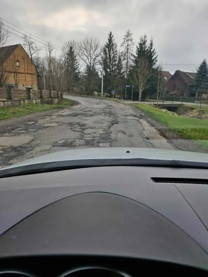 Droga w Gościszowie