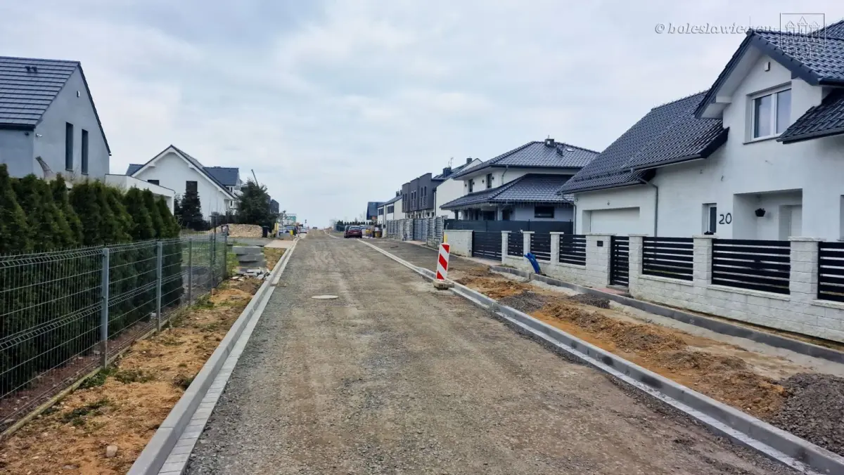 Prace przy budowie drogi na ul. Kresów II RP w Bolesławcu
