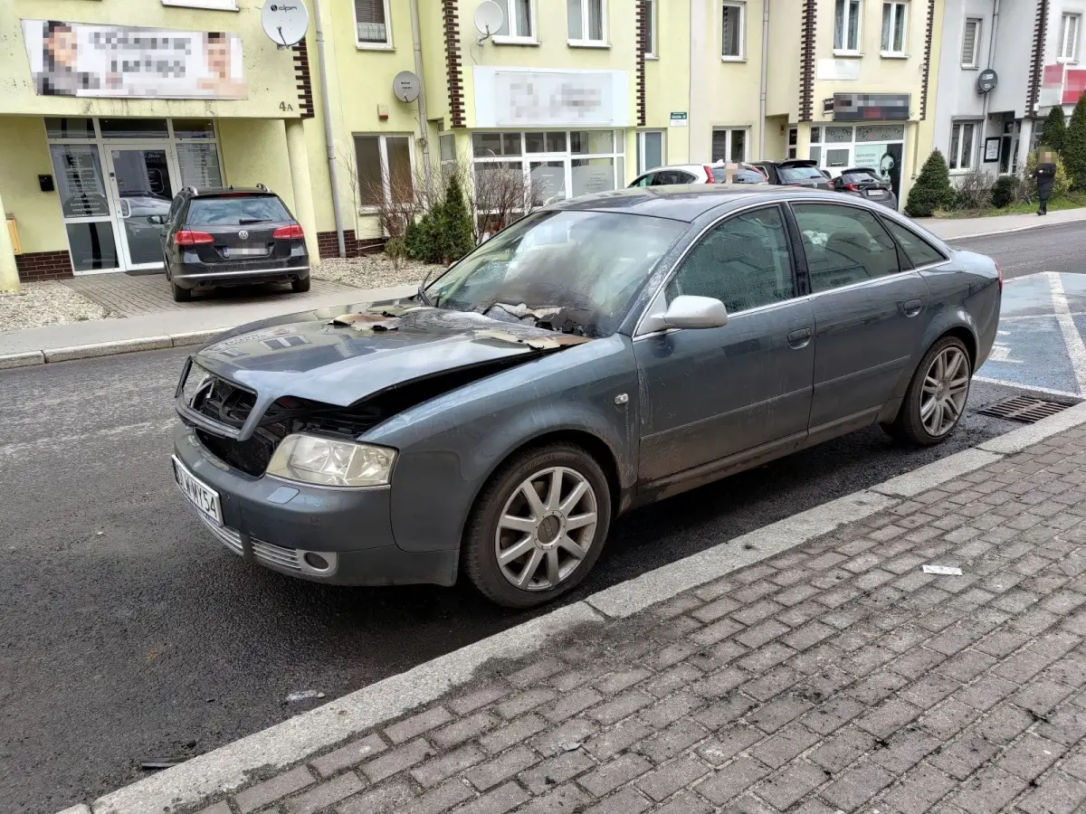 Spalone auta na Gdańskiej