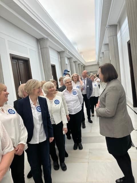 Słuchacze Uniwersytetu Trzeciego Wieku z Bolesławca z wizytą w sejmie