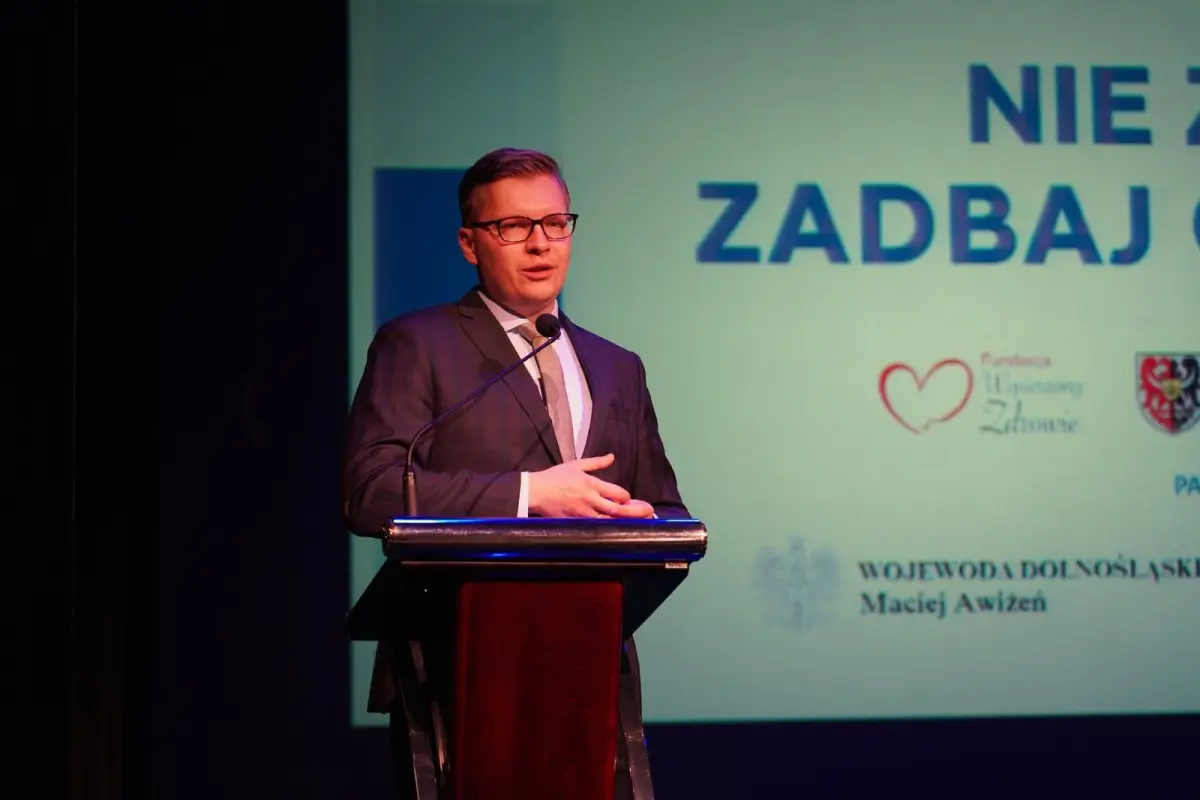 „Nie zwlekaj – zadbaj o swoje nerki”. Niezwykle ważna konferencja w Teatrze Starym