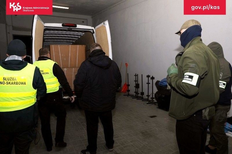 Funkcjonariusze i tytoń