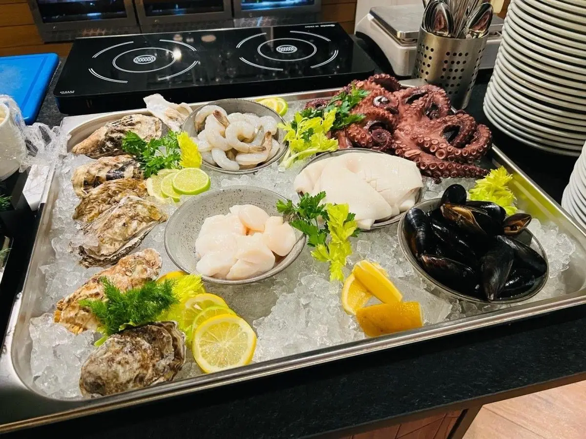 „SEAFOOD LIVE COOKING: Gotowanie na żywo”