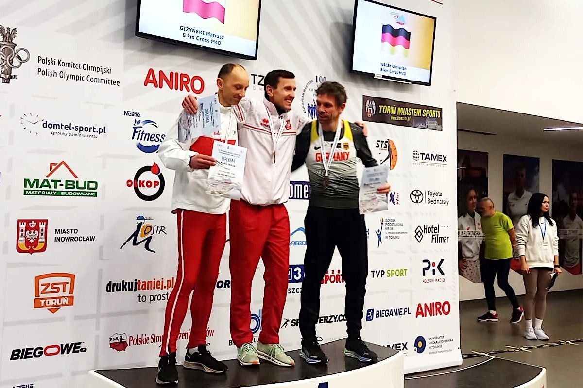 Kamil Makoś (pierwszy od lewej) sięgnął po kolejne tytuły