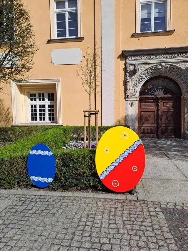 Dekoracje świąteczne na bolesławieckim rynku