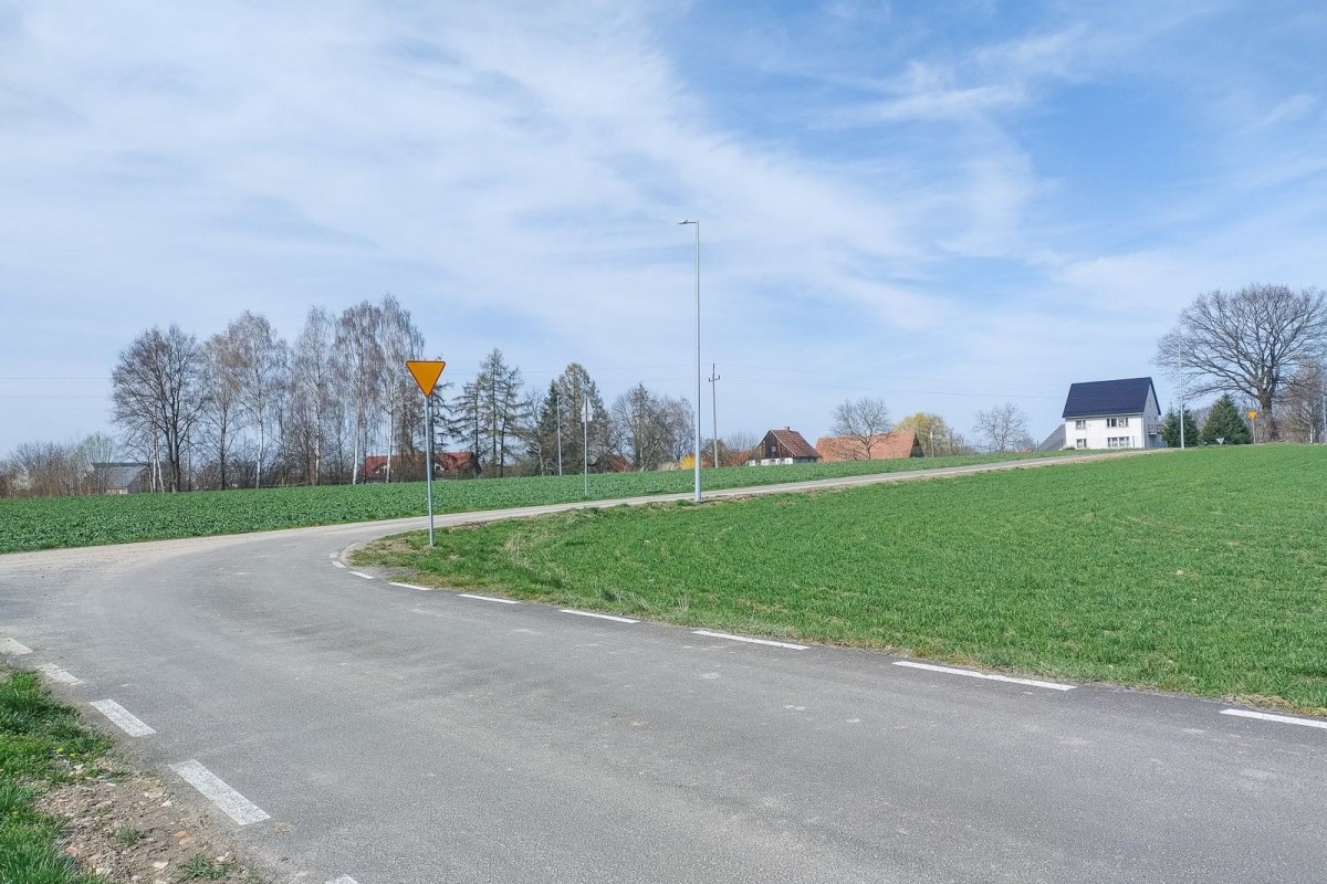 Wyremontowana droga w Zeliszowie