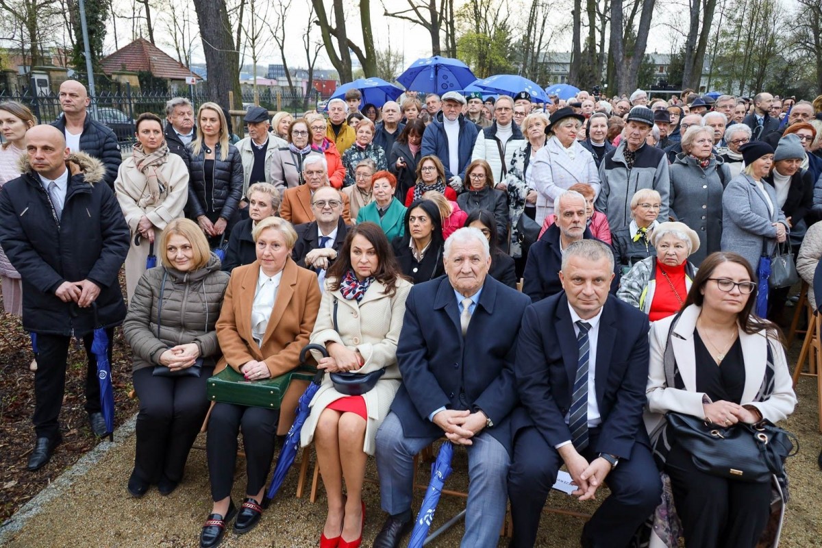 Publiczność na ceremonii otwarcia Muzeum Ceramiki