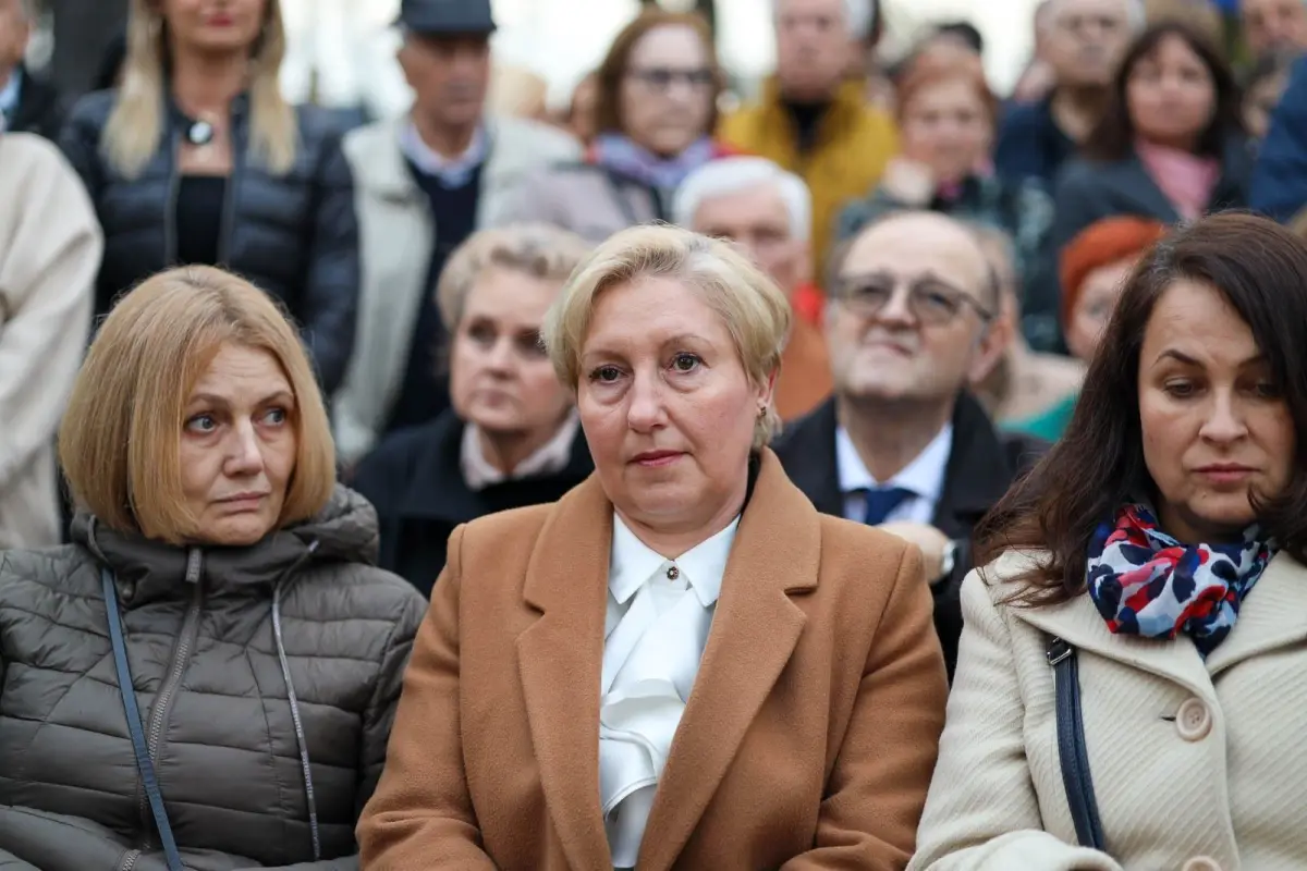 Publiczność na ceremonii otwarcia Muzeum Ceramiki