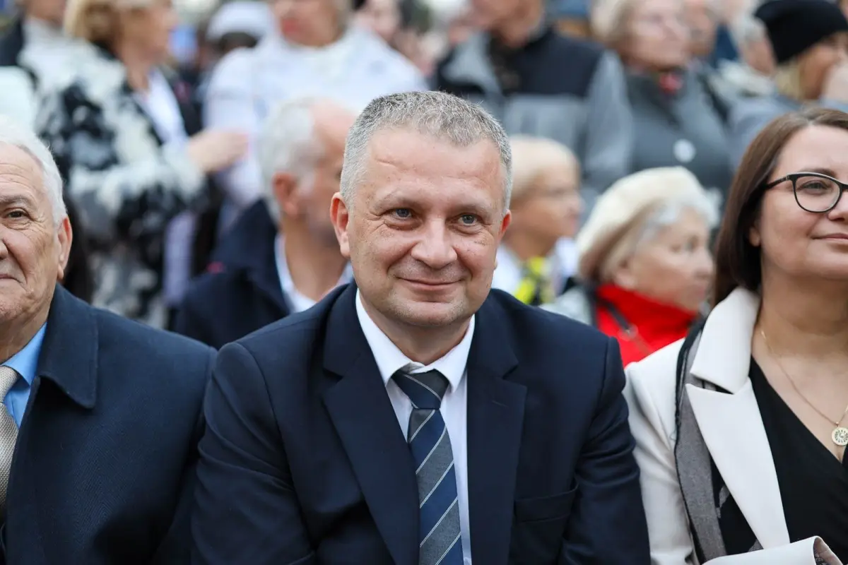 Publiczność na ceremonii otwarcia Muzeum Ceramiki