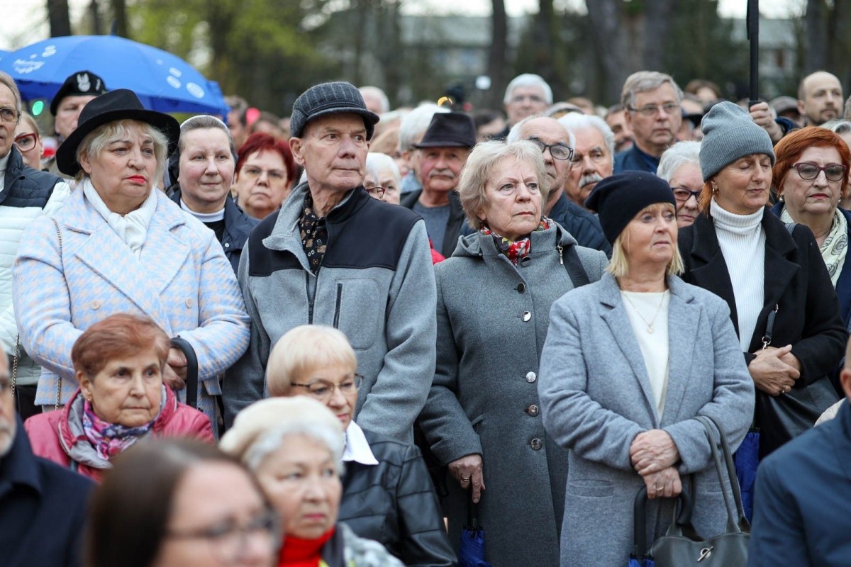 Publiczność na ceremonii otwarcia Muzeum Ceramiki