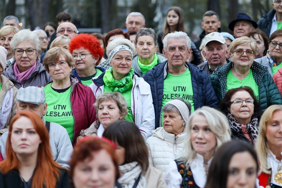 Publiczność na ceremonii otwarcia Muzeum Ceramiki