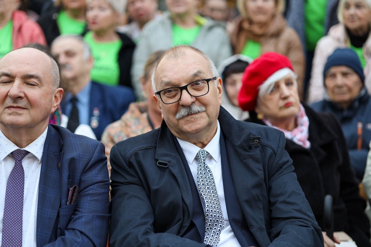 Publiczność na ceremonii otwarcia Muzeum Ceramiki