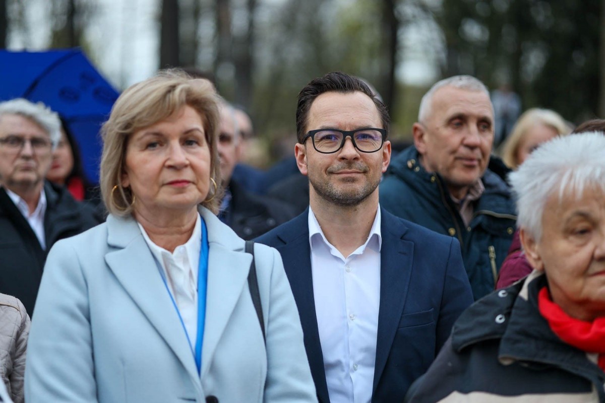 Publiczność na ceremonii otwarcia Muzeum Ceramiki